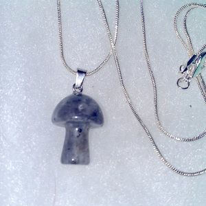 Psychedelic Boho Hippie natural Labradorite Mushroom Sterling Silver Neck…